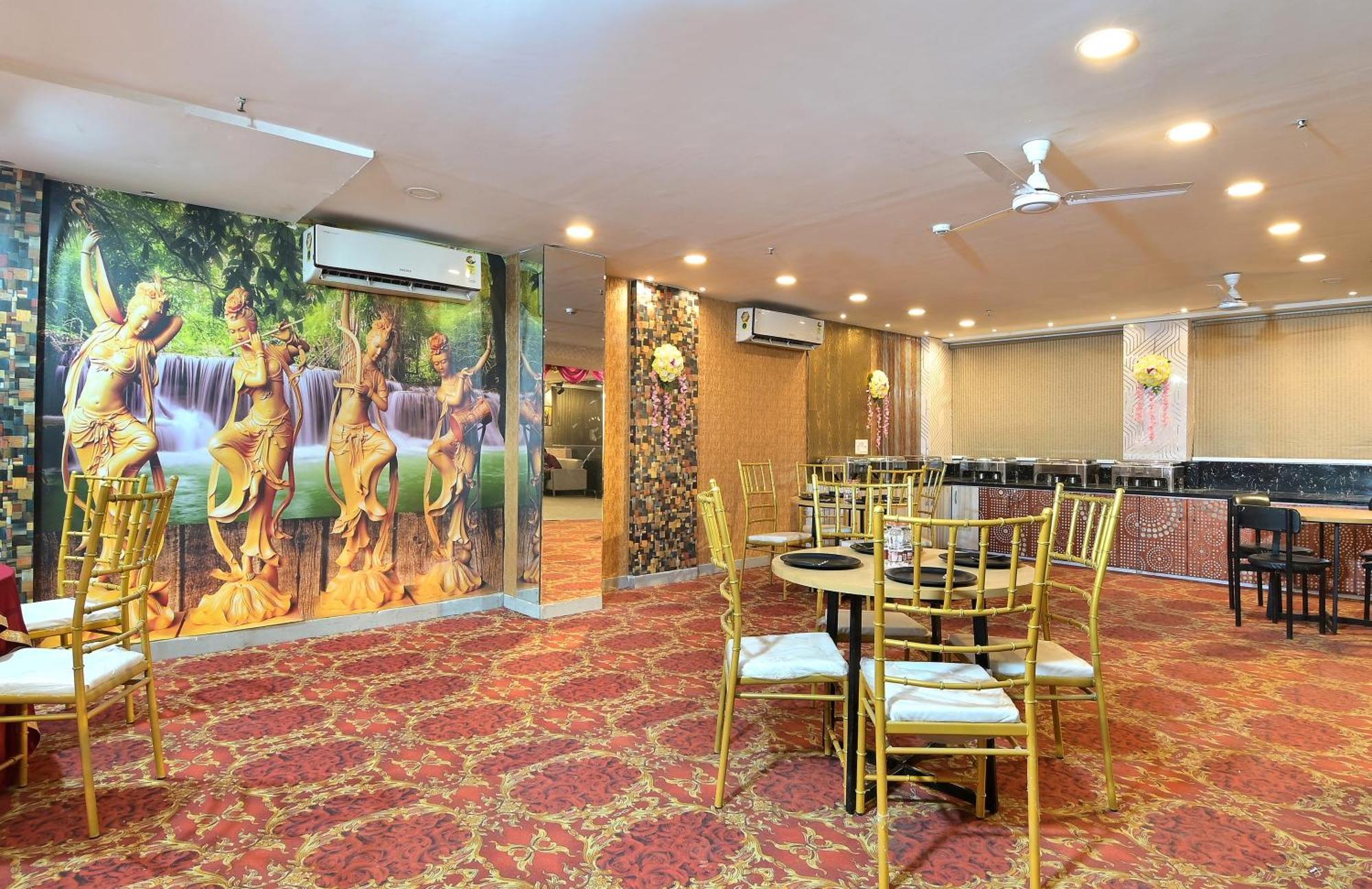 Hotel Red York By Byob Hotels Noida Exterior photo