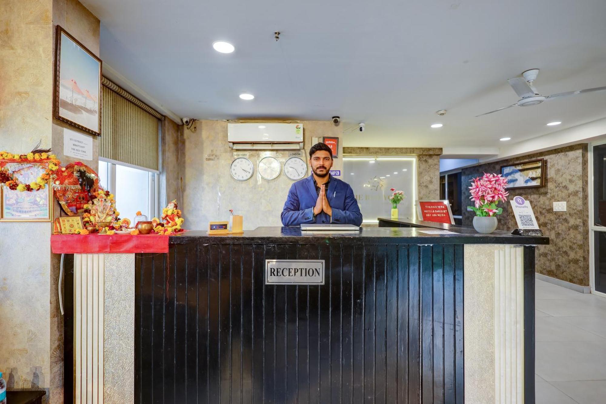 Hotel Red York By Byob Hotels Noida Exterior photo